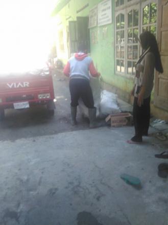 Pengambilan Sampah Oleh Bumdes di Pedukuhan Peciro